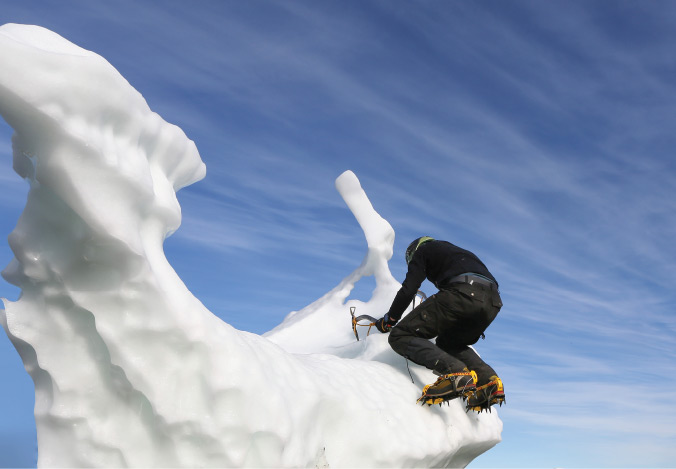 Iceberg Bouldering, by Karin Eibenberger