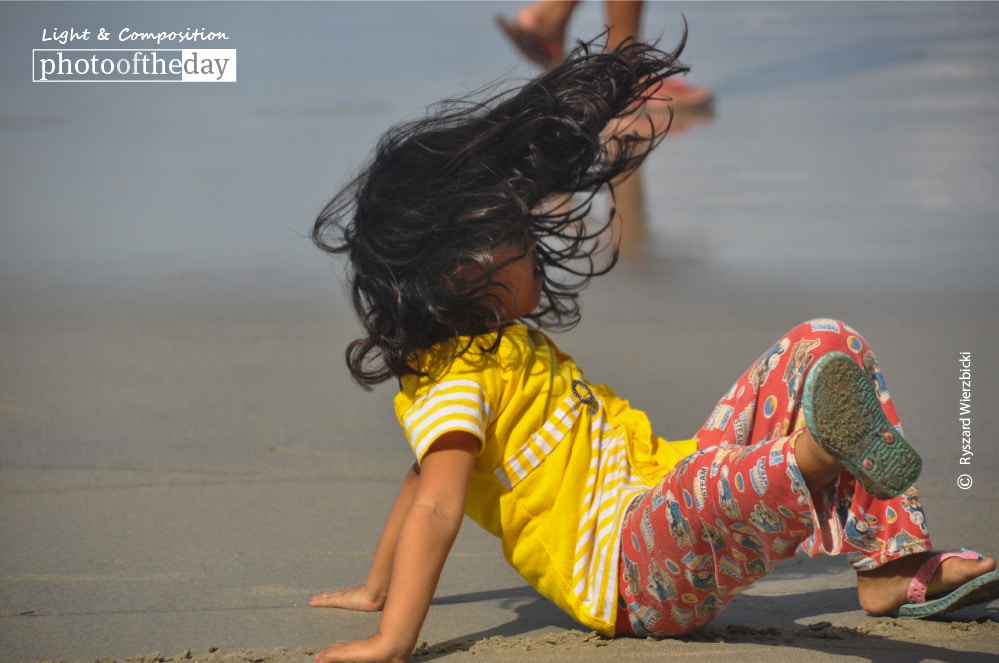 Somersault on the Beach, by Ryszard Wierzbicki