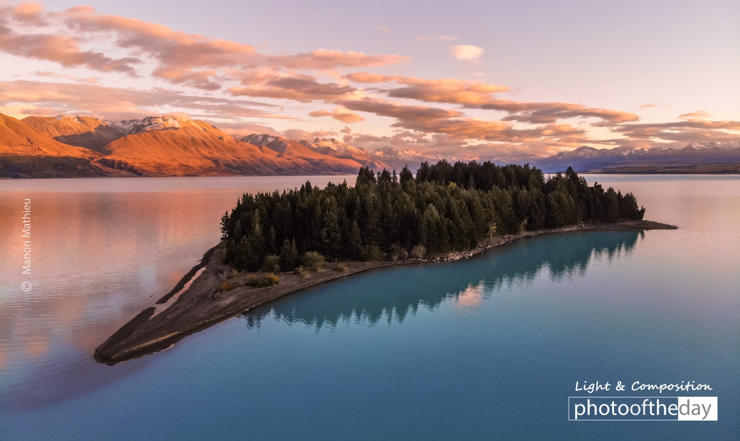 Kiwi on Lake Pukaki by Manon Mathieu