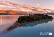 Kiwi on Lake Pukaki by Manon Mathieu