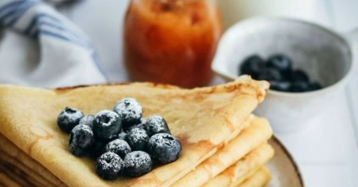 Simple Crepes by Larisa Sferle